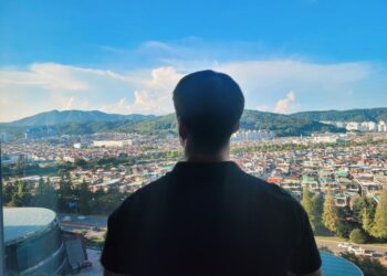 Découvre qui est SungWon Lee (french and English)